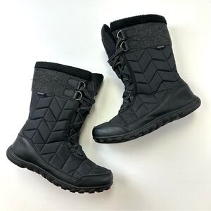 McKinley Thinsulate womens waterproof winter boots Size 9 black Lola quilted